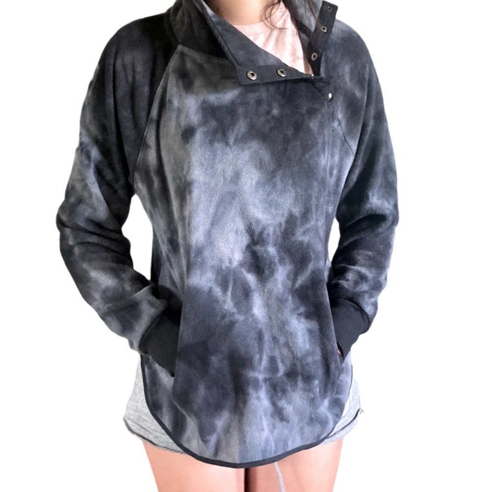 NWT Green Tea Tie Dye Fleece Top size small